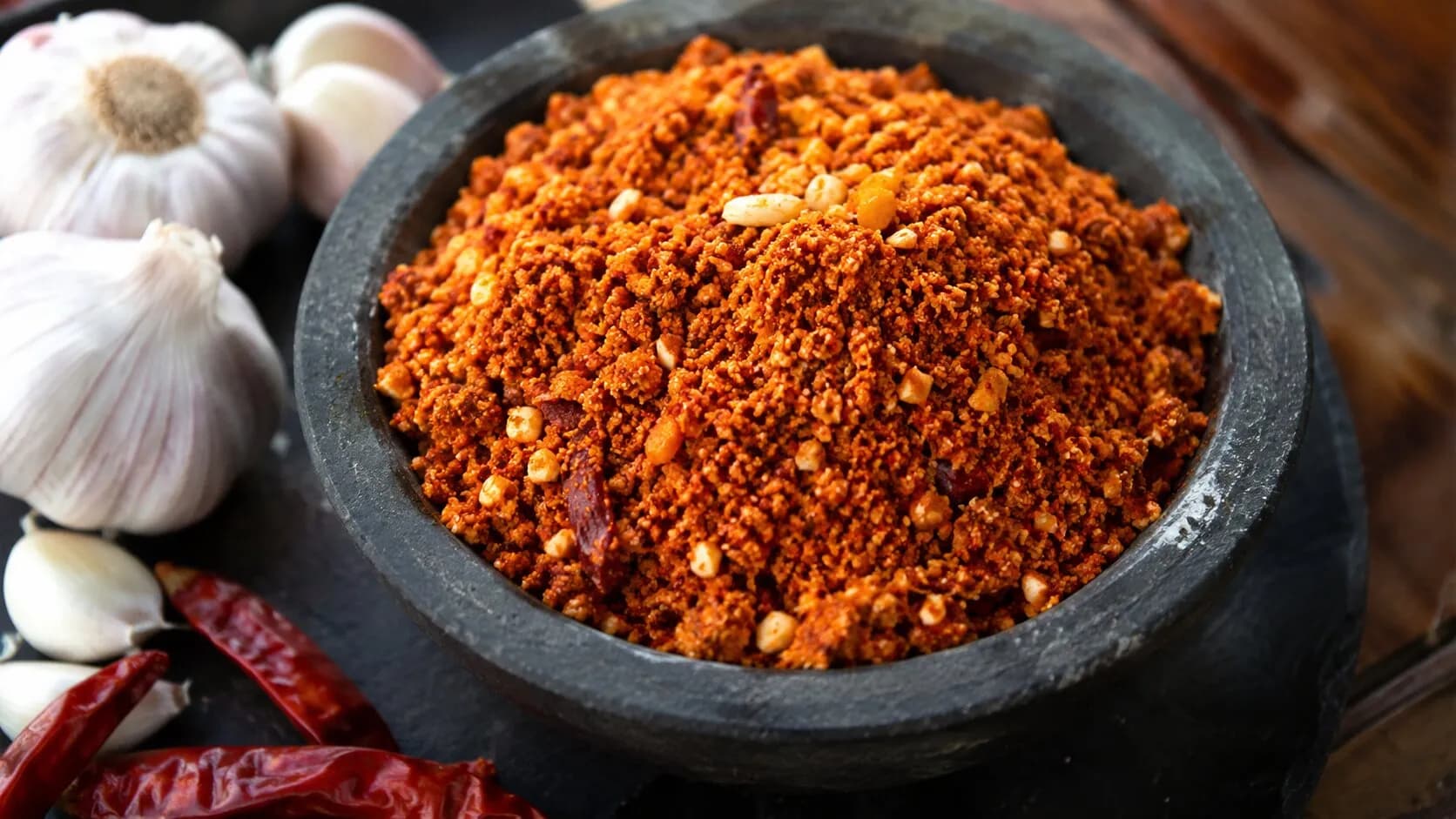 2 Styles of Homemade Dry Garlic Chutney 2 Styles of Homemade Dry Garlic Chutney