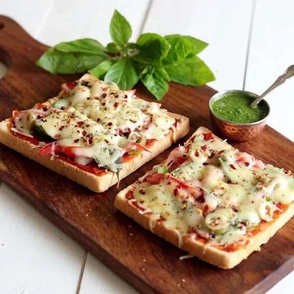 5-Minute Cheesy Bread Pizza on Tawa 5-Minute Cheesy Bread Pizza on Tawa