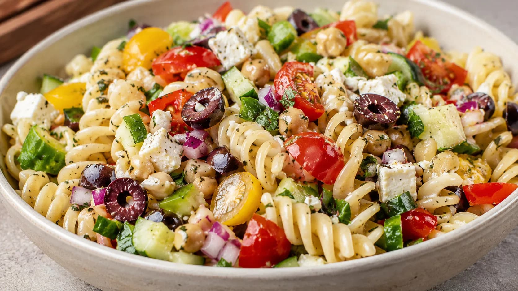 Easy and Refreshing Mediterranean Pasta Salad Easy and Refreshing Mediterranean Pasta Salad